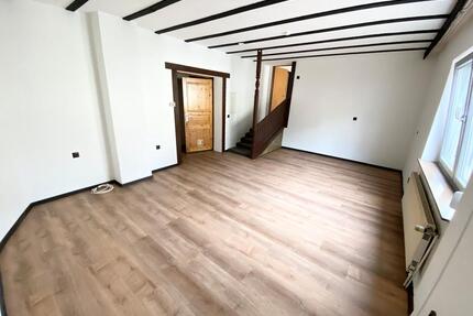 Großzügige 3-Zimmer Wohnung mit großem Wintergartenbereich - Saarbrücken Ensheim