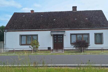Einfamilienhaus, von Privat - 120.000,00&nbsp;EUR Kaufpreis, ca.&nbsp; 110,00&nbsp;m&sup2; in Plau am See (PLZ: 19395)