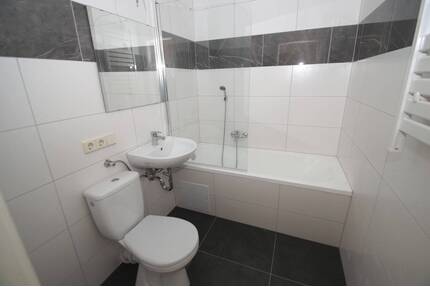 3-Zimmer-Wohnung mit Badewanne - Wohnberechtigungsschein erforderlich - Magdeburg Neue Neustadt