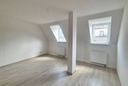 Erstbezug nach Sanierung - 2-Raum-WE im Zentrum - Döbeln