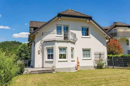 Haus zum Kaufen in Bullay 449.000,00 € 182 m²