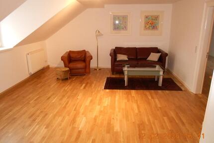 Möbilierte, stilvoll u. komfortabel sanierte Dachgeschoßwohnung - Freiberg