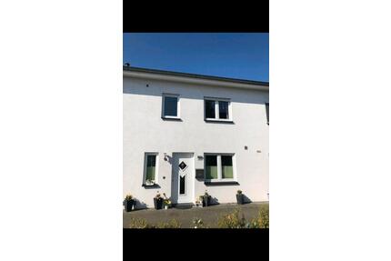 Reihenmittelhaus mit Garten und Carport in Weyhe-Erichshof