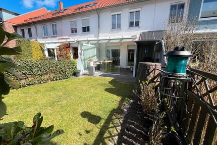 Reihenhaus mit Wintergarten in ruhiger Lage für Familien - Hamburg Altona