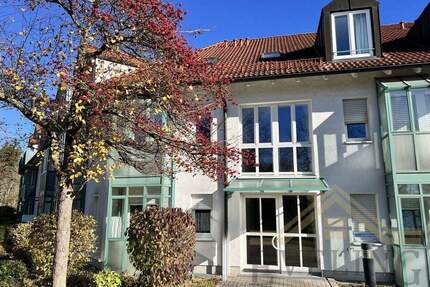 Freundliche 3-Zimmer-Wohnung mit Balkon und TG-Stellplatz in Markt Schwaben (Erbpacht)