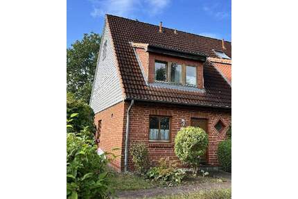Kleinstadt-Idylle und Ostsee-Nähe zwischen HH und HL: Reihenendhaus - frisch modernisiert - Reinfeld