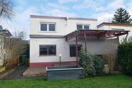 „Schönes Reiheneckhaus mit großem Grundstück und zwei Garagen“ - Neuwied Heimbach-Weis