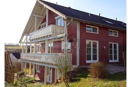 HELLE UND GROßZÜGE DOPPELHAUSHÄLFTE - Unterensingen