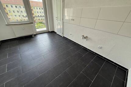 Heimkommen und Wohlfühlen* sep. WC* modern saniert* Balkon* im 2.OG - Chemnitz Kapellenberg