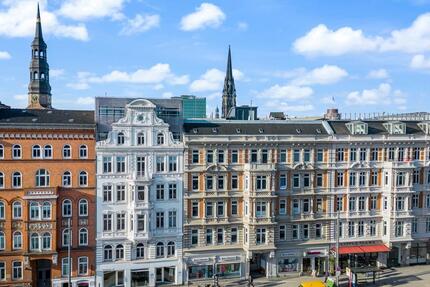 Büroetage mit historischem Flair: Inspirierende Arbeitsräume im Herzen Hamburgs
