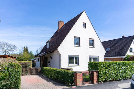 PURNHAGEN-IMMOBILIEN - Freistehendes Einfamilienhaus auf schönem Grundstück in ruhiger Lage von Blumenthal - Bremen / Blumenthal