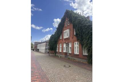 Vielseitig nutzbares HausMehrfamilienhaus in Top-Citylage von Kellinghusen