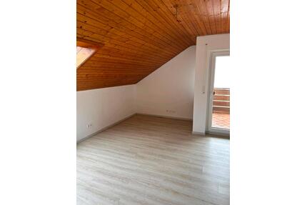 3 Zimmer DG Wohnung - 1.150,00&nbsp;EUR Kaltmiete, ca.&nbsp; 66,00&nbsp;m&sup2; in Bietigheim-Bissingen (PLZ: 74321)