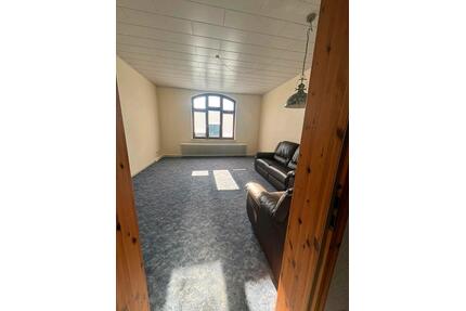 Wohnung im 1. OG zu vermieten - 800,00&nbsp;EUR Kaltmiete, ca.&nbsp; 85,00&nbsp;m&sup2; in Hennstedt (PLZ: 25779)