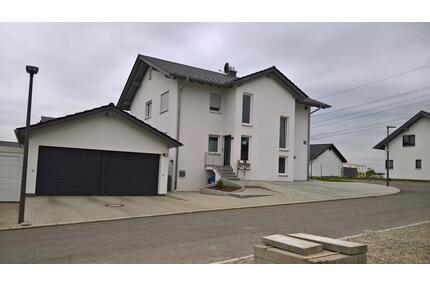 moderne, helle Wohnung in OchsenhausenMittelbuch