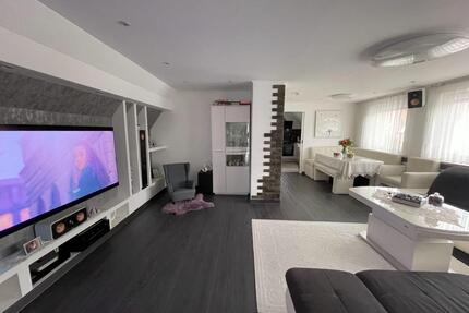 Moderne 5-Zimmer-Maisonette mit ca. 130 m² Wohnfläche, 2 Bädern - Augsburg Bärenkeller