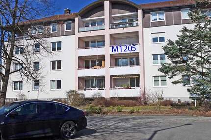 3-Zi.-Wohnung,-SW-Loggia, Wohnzimmer 26m², hochwertige Badausstattung, frei nach Vereinbarung - Nürnberg Rehhof