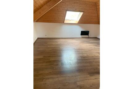 Haus zum Mieten - 1.100,00&nbsp;EUR Kaltmiete, ca.&nbsp; 130,00&nbsp;m&sup2; in Altenkirchen (Westerwald) (PLZ: 57610)