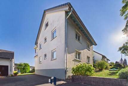 Haus zum Kaufen in Sachsenheim Großsachsenheim 439.000,00 € 152 m² - Sachsenheim / Großsachsenheim