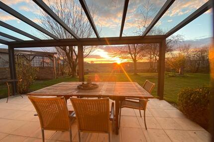 Feldrandlage mit Sonnenuntergang, 224 qm, PV & Einliegeroption - Schwäbisch Hall