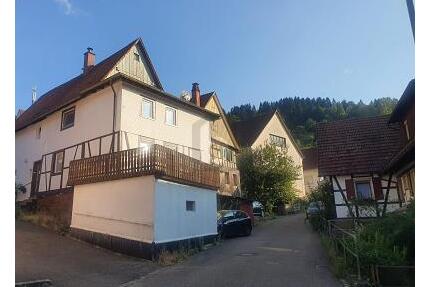 BESCHAULICHES KLEINES FACHWERKHAUS - Forbach