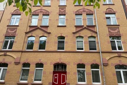 komplett renovierte Dachgeschosswohnung mit Einbauküche im Zentrum - Erfurt