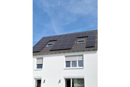 Sanierter Wohntraum unterm Dach: 72 m² Erstbezug – Gestalten Sie Ihre Traumküche! - Langenfeld (Rheinland)