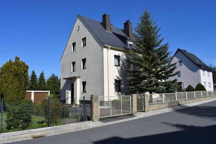 Kompakter Alleskönnen: Mehrparteienhaus für Großfamilie oder als Investition - Zell