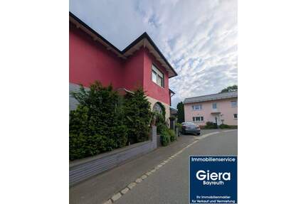 Großes Einfamilienhaus in ruhiger Dorfgemeinschaft - Stadtsteinach Schwand