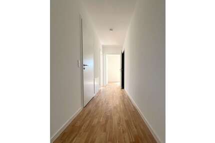 Wohnung zum Mieten in Biederitz 715,11 € 65.01 m²