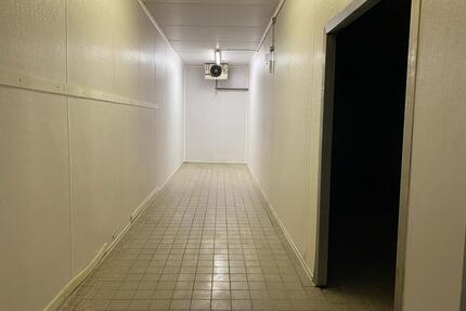 Lagerhalle mit 3 Räumen - ca. 170m² - Koblenz Lay