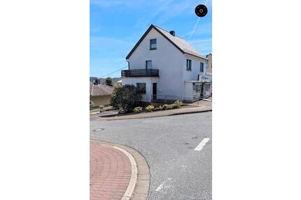 Wohnung zu vermieten 100qm2 - 1.000,00&nbsp;EUR Kaltmiete, ca.&nbsp; 100,00&nbsp;m&sup2; in Vettelschoß (PLZ: 53560)