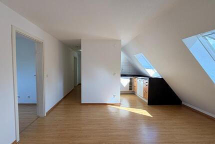 Zentrale 2-Zimmer-Dachgeschosswohnung – sofort frei - Vaihingen an der Enz