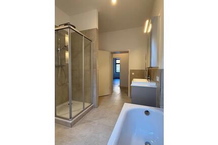 **Erstbezug** nach Kernsanierung 2,5 Raum Wohnung in Halle - Halle (Saale) Damaschkestraße