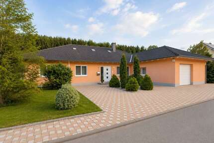 Haus zum Kaufen in Kirchberg an der Iller 849.000,00 € 215 m²