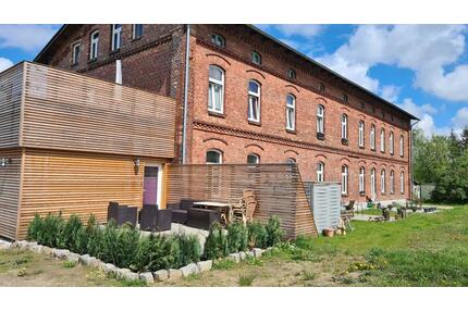 Großzügige 4-Zimmer-Etagenwohnung mit großer Dachterrasse & Stellplatz – Tessin