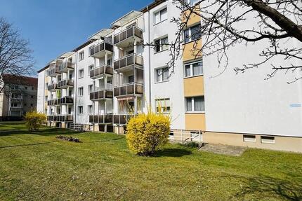 Charmante 3-Raum-Wohnung mit Balkon - Weißenfels