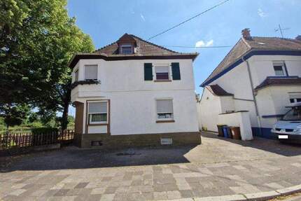 Charmante Dachgeschosswohnung mit 3 Zimmern in LU-Oppau - Ideal für Singles, Paare & kleine Familien - Ludwigshafen am Rhein / Oppau