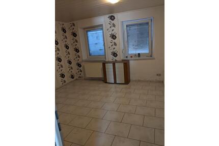 2-Zimmer-Wohnung mit Küche und Bad zu vermieten - Pirmasens Fehrbach