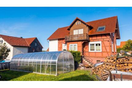 Kernsaniertes EFH nahe Marburg: Pool & 908m² Traumgarten - Fronhausen