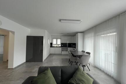 Moderne 4‑Zimmer‑Neubauwohnung (KfW 55) mit Küche & Balkon & Stel - Laufach