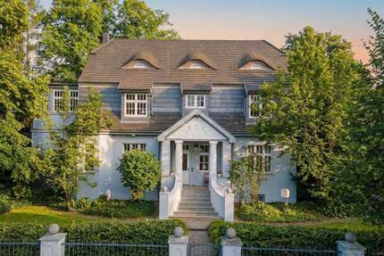 Haus zum Kaufen in Hoppegarten 1.500.000,00 € 297.34 m²