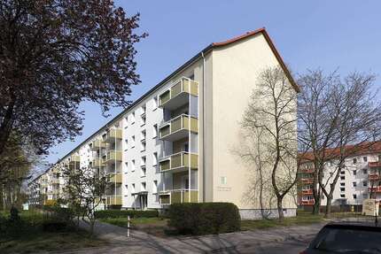 Wohnung zum Mieten in Halle (Saale) 338,82 € 50.57 m²
