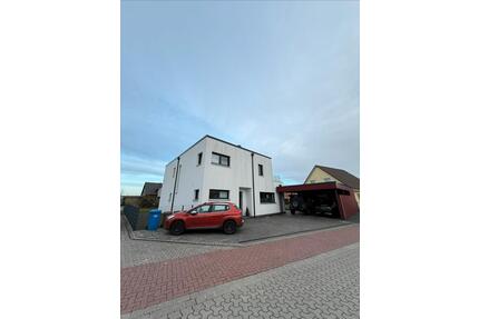 Einfamilienhaus im Bauhausstil - 2.200,00&nbsp;EUR Kaltmiete, ca.&nbsp; 166,00&nbsp;m&sup2; in Braunschweig (PLZ: 38112) Lehndorf-Watenbüttel