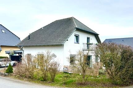 Einfamilienhaus mit Garten & Doppel-Carport - Bad Pyrmont