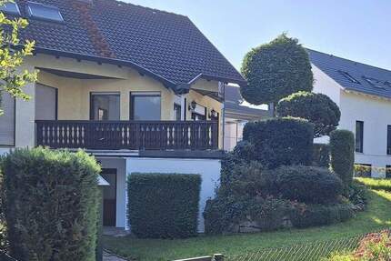Haus mit ELW. in Wü-Lengfeld - 595.595,00&nbsp;EUR Kaufpreis, ca.&nbsp; 182,00&nbsp;m&sup2;&nbsp;Wohnfl&auml;che in würzburg (PLZ: 97076) Lengfeld