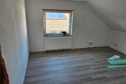 Neu Renovierte Wohnung - 700,00&nbsp;EUR Kaltmiete, ca.&nbsp; 70,00&nbsp;m&sup2; in Thaleischweiler-Fröschen (PLZ: 66987)