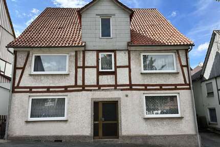 Haus zum Kaufen in Diemelstadt 130.000,00 € 287 m²