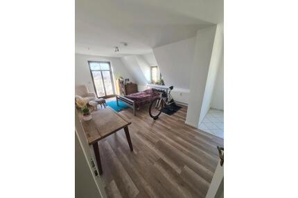 1-Zimmer Wohnung in Zwickau mit Balkon (ab 01.06.)