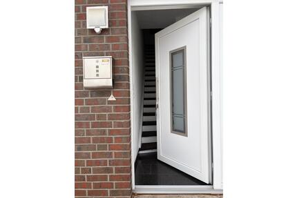 Zentrale Lage - 4-Zimmer-Dachgeschosswohnung mit Garten - Wagenfeld